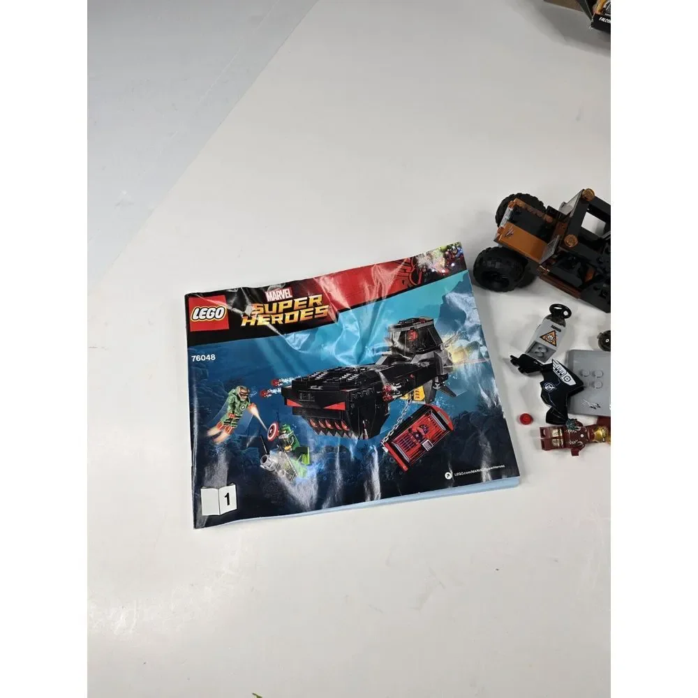 LEGO‎ Marvel Super Heroes: Crossbones' Hazard Heist (76050) Used - Picture 2 of 9